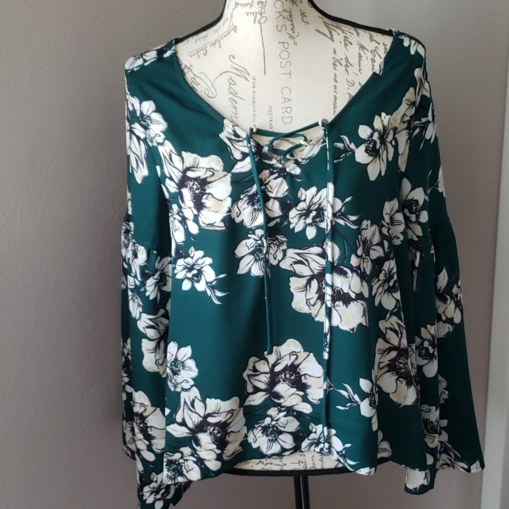 Small Sanctuary green blouse